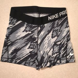 Nike Pro Size S